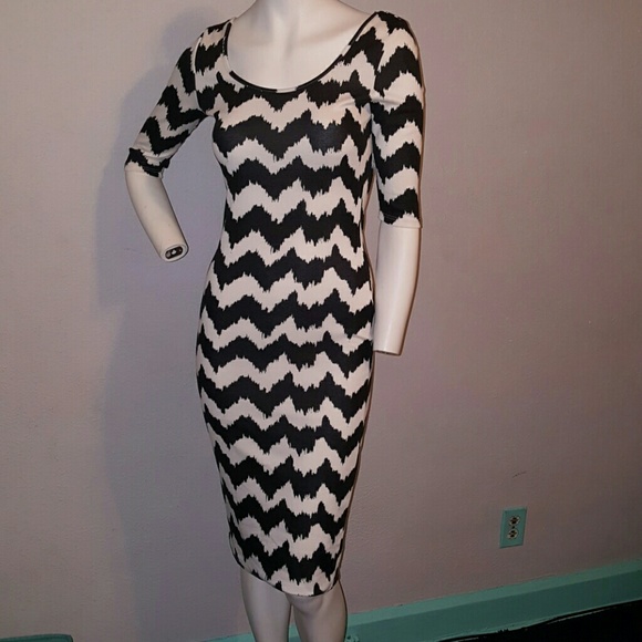 ALLOY Dresses & Skirts - Black and white Alloy dress ALLOY Dresses & Skirts - Black and white Alloy dress
